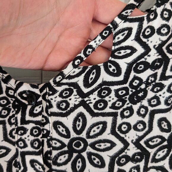 Black & white print dress 16 - Picture 5 of 11